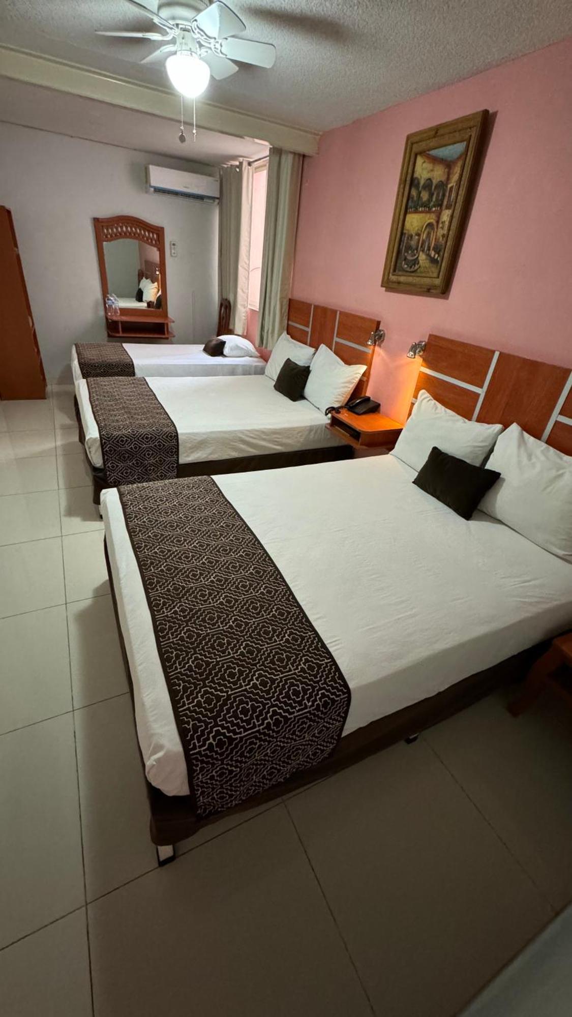 Hotel Ana Isabel Zamora  Esterno foto