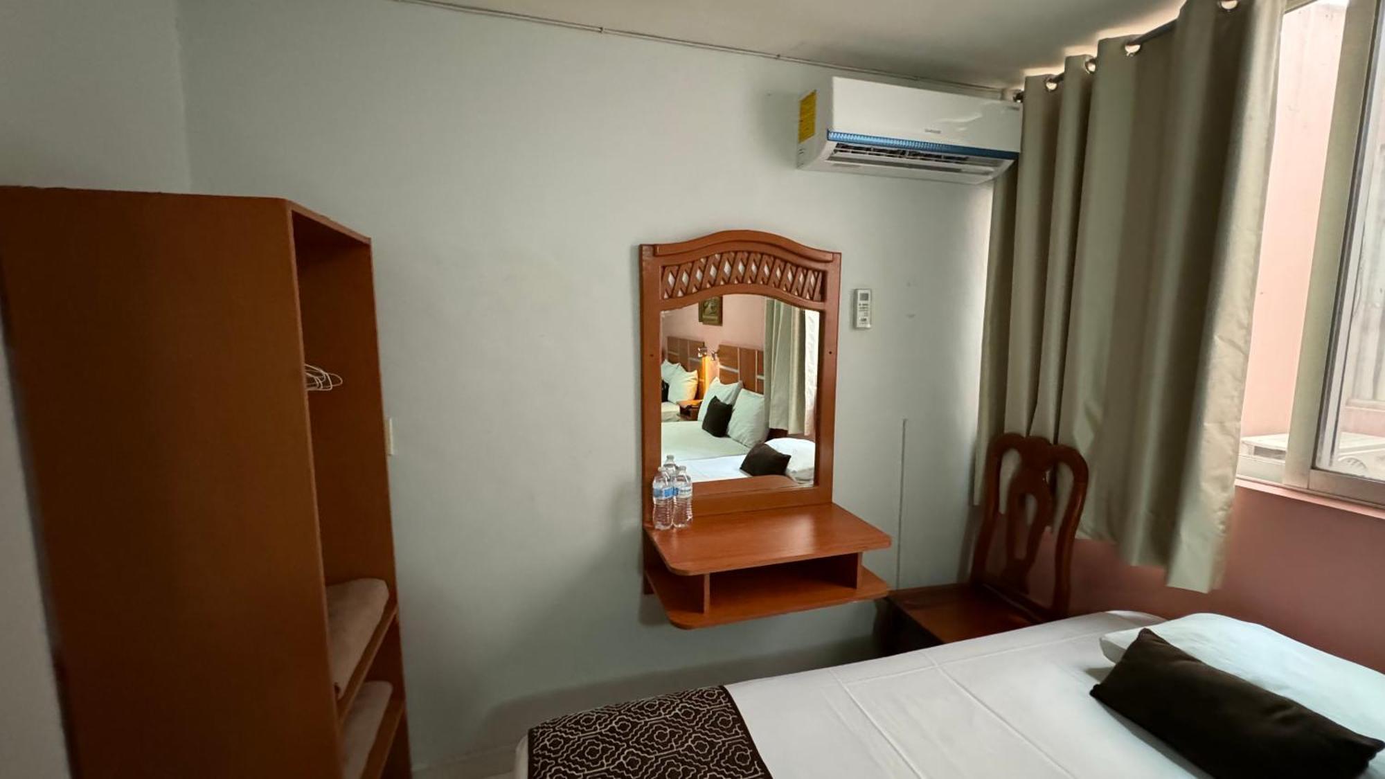 Hotel Ana Isabel Zamora  Esterno foto