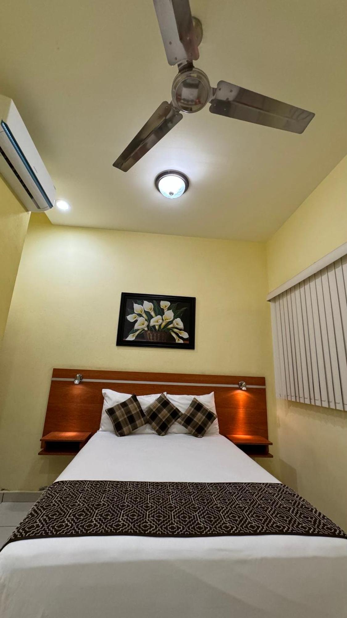 Hotel Ana Isabel Zamora  Esterno foto