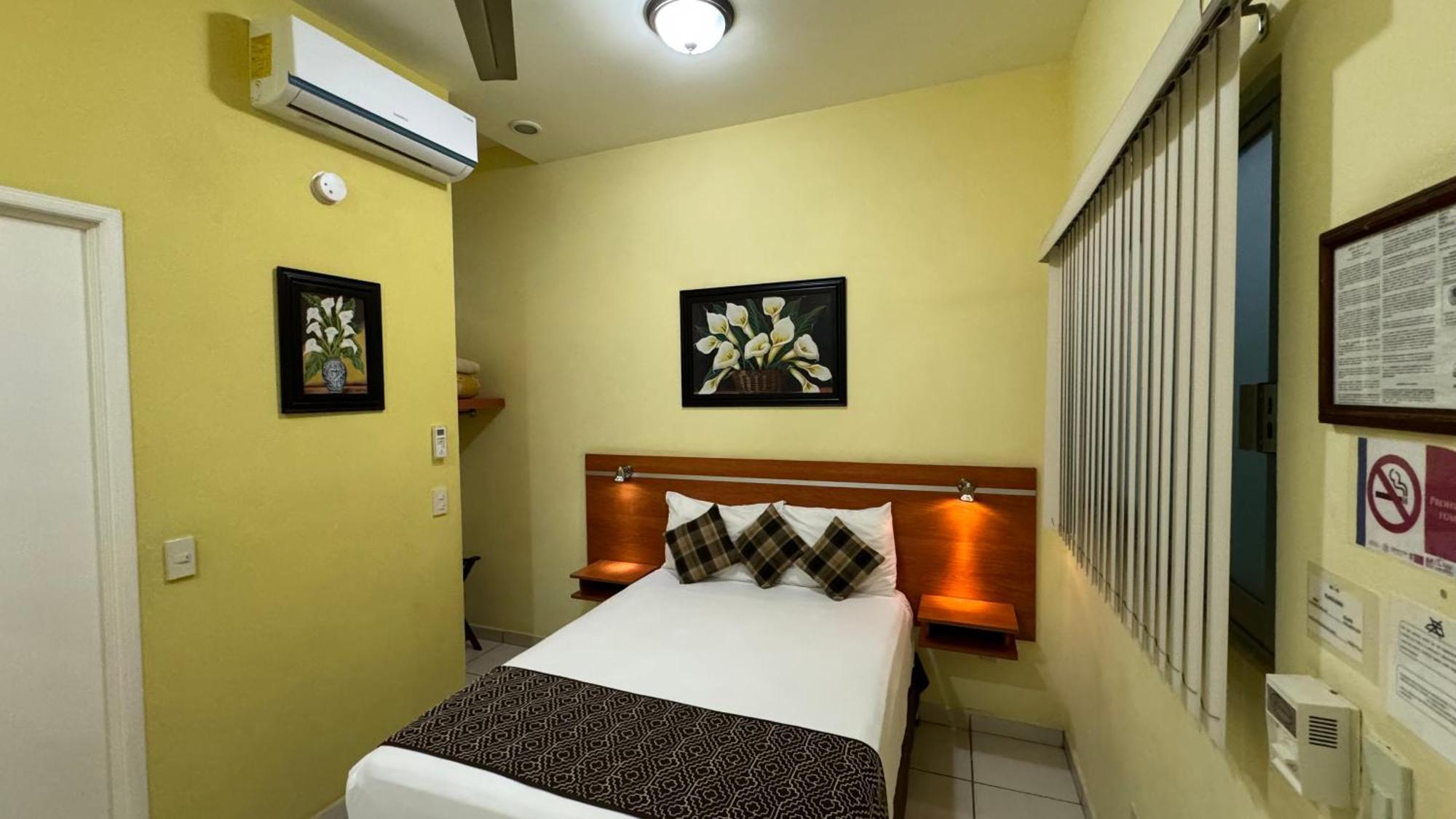 Hotel Ana Isabel Zamora  Esterno foto